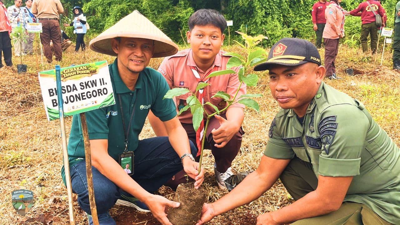 Di Bawah Langit Parengan, Harapan Itu Ditanam