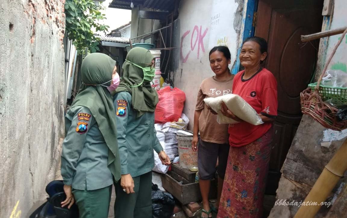 BBKSDA Jatim Bantu Masyarakat Terdampak Covid-19