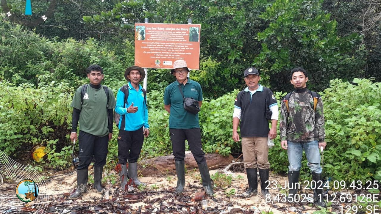 Bersama Aspinal, Lakukan Survei Lokasi Pelepasliaran Lutung - Thumbnail 1