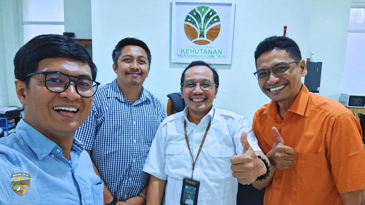 Di Balik Logo Badak Jawa, Peran Pers Dalam Cerita Konservasi Jawa Timur