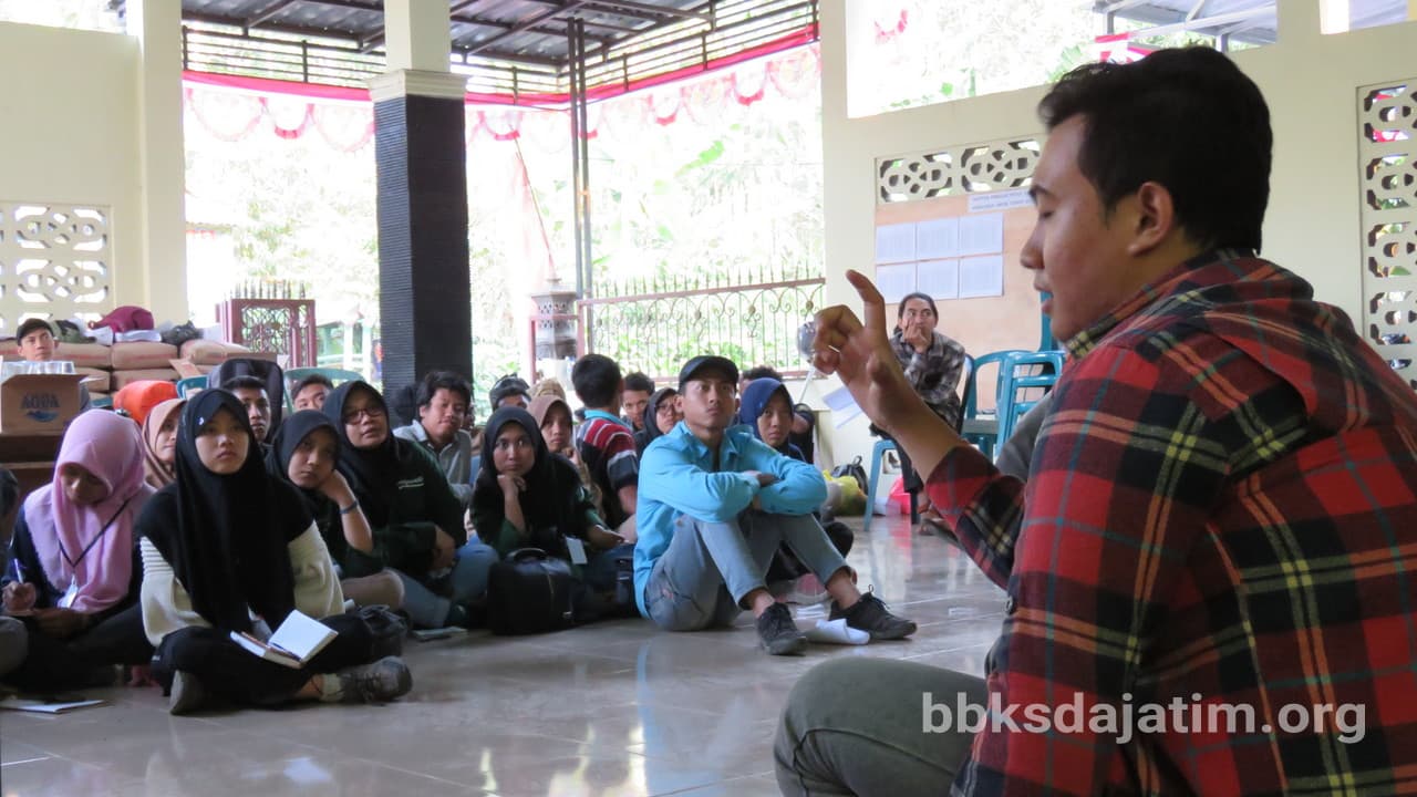 Peserta Summer Camp Terima Materi Metode Identifikasi - Thumbnail 1